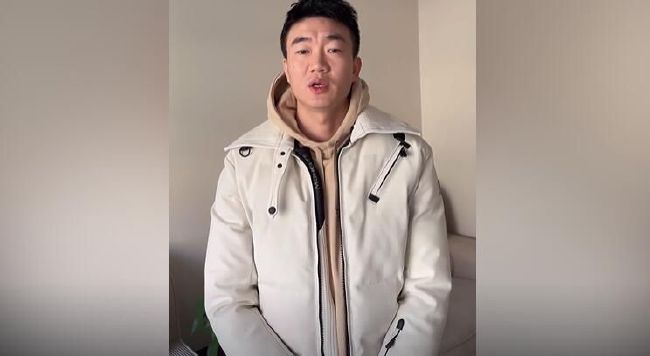 把外面的棉衣下摆放下来，刘氏转身朝灶房门口走去。